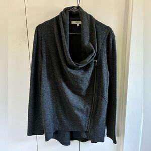 Women’s sweater with side zip